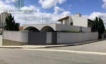 Imagem: Casa térrea com três dormitórios no Jd