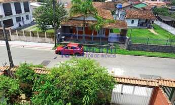 Imagem 2: Linda casa com quintal no centro de Nova Almeida