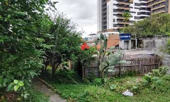 Imagem 6: Terreno com casas antigas na região da Vila Esperança - Penha