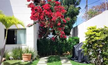 Imagem 2: Casa de condomínio para venda tem 155 metros quadrados com 4 quartos