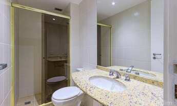 Imagem 7: Metrô próximo, Portaria 24h, Apartamento com 2 quartos (1 suíte), 2 banheiros, 2 vagas à v