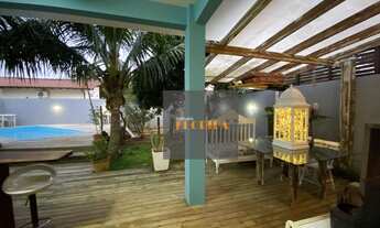 Imagem 3: Linda casa no bairro Carianos com piscina