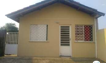 Imagem: Casa de 02 dormitórios, terreno grande