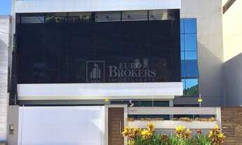 Imagem 2: Lindo sobrado com 3 suítes no Centro de Balneário Camboriú