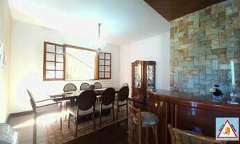 Imagem 6: Casa com três quartos, suíte, piscina e duas vagas de garagem no bairro Santa Inês - Belo