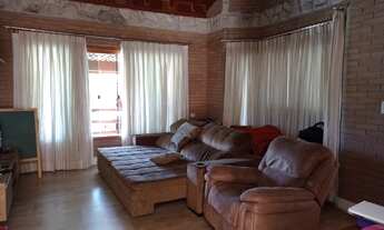 Imagem 7: Casa de vila para venda possui 415 metros quadrados com 5 quartos