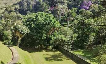 Imagem 7: Terreno em Itaipava com área de lazer completa e pequena construção em condomínio fechado