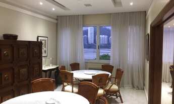 Imagem 2: Apartamento com 3 Quartos à Venda, 256 m²