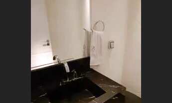 Imagem 5: Apartamento reformado com 212m² de área útil, 4 dormitórios sendo 2 suítes, 4 vagas