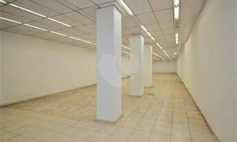 Imagem 2: Loja com 800 m² de área de venda na melhor localização comercial da Doze de Outubro na Lap