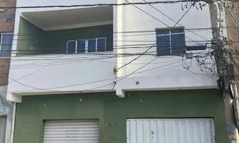 Imagem: Casa com 2 quartos garagem, loja e terraço