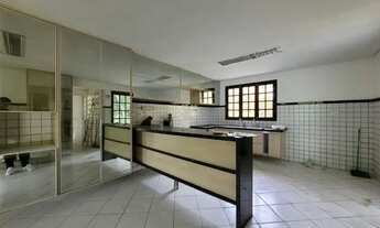 Imagem 7: Casa para aluguel em condomínio tem 300 metros quadrados