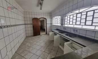 Imagem 6: Ótimo sobrado, com 350 m² de área construída, com 3 dormitórios sendo 1 suíte