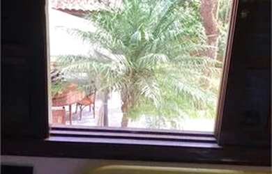 Imagem 2: Casa em condomínio com 02 dormitórios, 01 suíte, garagem para 06 carros, área gourmet, pis