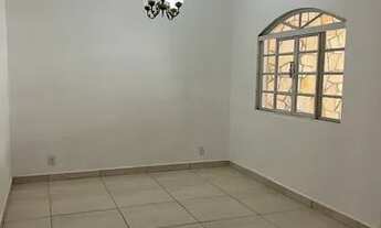 Imagem 5: Excelente casa desocupada no Residencial Santos dumont, frente livre. Aceita financiamento