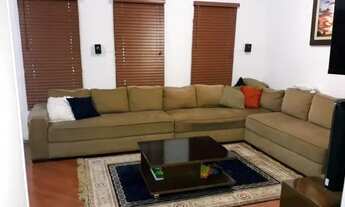 Imagem: Casa com 3 dormitórios, sala ampla para