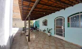 Imagem 4: Que tal uma CASA com 3 QUARTOS , numa ótima localização no Bairro FUNCIONARIOS???