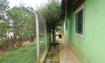 Imagem 4: Casa em chacara urbana, 1.500m2, 2 quartos, ampla sala e varanda, 2 banheiros, toda murad