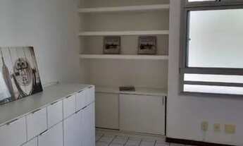 Imagem 5: Ótima Kit na 912 Norte com muitos armários. Garagem Coberta