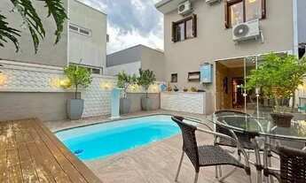 Imagem 2: Casa em Hípica Casa com 3 dormitórios