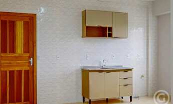 Imagem 5: Descubra seu novo lar em Florianópolis: apartamento semimobiliado com excelente localizaçã