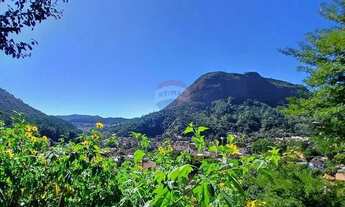 Imagem 2: Casa dos Sonhos: Conforto e Elegância em Nova Friburgo