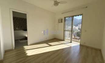 Imagem 4: À venda em Vila Isabel: apartamento com excelente planta. São dois bons quartos, sala arej