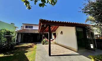 Imagem 4: Imóvel para venda possui 150 metros quadrados com 4 quartos em Centro - Garopaba - SC