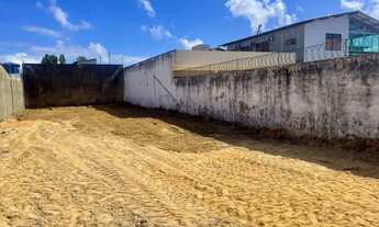 Imagem 5: Oportunidade Estratégica no Barramar: Terreno de 350m² a 200m da Praia