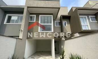 Imagem: Sobrado em Rua dos Pinus - Itacolomi - Balneário