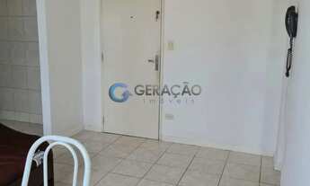 Imagem 2: Apartamento semi-mobiliado para locação com 1 quarto e 1 vaga de garagem- 35,00 m² no Cent