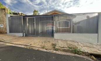 Imagem: Casa à venda na Rua Itália 3 vagas de