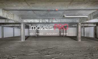 Imagem 6: Loja com pé direito alto no Jardins | 1328m²