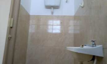 Imagem 1: Alugo kitnet com quarto cozinha e banheiro r$ 350