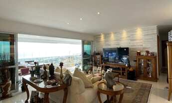 Imagem 2: Com conceito moderno e elegante esse belíssimo apartamento com vista mar quatro suítes a v