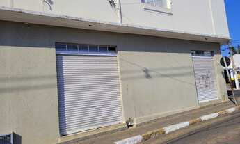 Imagem 2: Prédio comercial Centro de Tatuí. Salão e andar superior