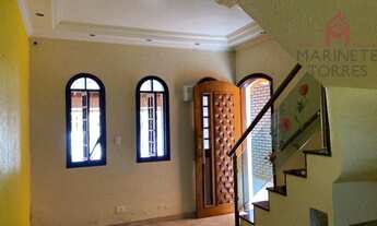 Imagem 5: Sobrado para venda possui 238 metros quadrados com 4 quartos