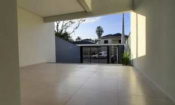 Imagem 2: Geminado para Venda em Joinville, Saguaçu, 3 dormitórios, 3 suítes, 1 banheiro, 2 vagas