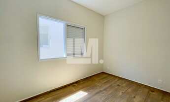 Imagem 5: Sobrado para venda possui 102 metros quadrados com 3 quartos em Bosque dos Eucalíptos - At