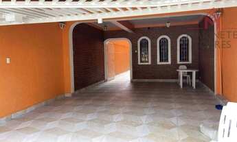 Imagem: Sobrado para venda possui 238 metros quadrados