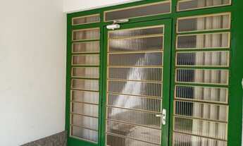 Imagem 4: Sobrado em rua tranquila