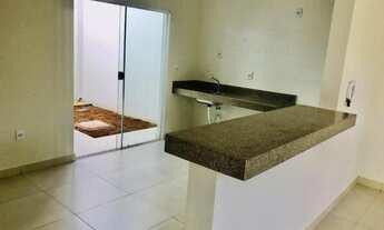 Imagem 3: Casa localizada no Bairro São Jorge, 02 quartos, 01 suíte com nicho, 01 vaga de garagem