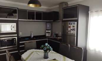 Imagem 4: Lindo sobrado com piscina, área de festa, 2 suítes mais 4 quartos, a poucos mts da Lagoa