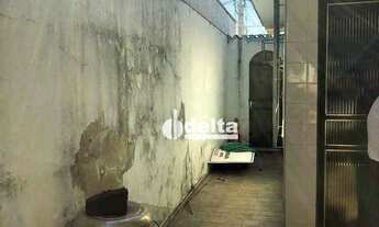 Imagem 7: Casa com 4 dormitórios à venda, 228 m² por R$ 700.000,00 - Oswaldo Rezende - Uberlândia/MG