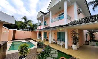 Imagem: Casa com 4 suítes com 264 metros