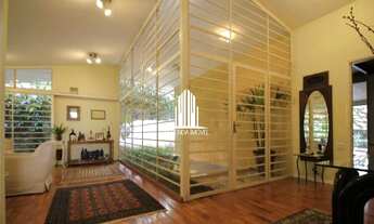 Imagem 7: 330m² de área construida, 3 dormitórios sendo 2 suítes, 5 banheiros, 3 salas, copa e cozin