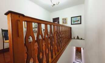 Imagem 6: Imóvel com perfil comercial à Venda, Em cima moradia com 3 dormitórios sendo 1 suíte, em b