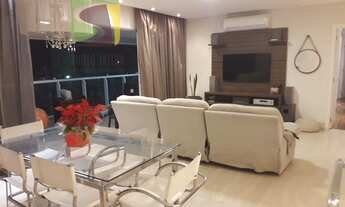 Imagem 6: Apartamento para aluguel e venda, tem 196 metros quadrados, com 4 suítes