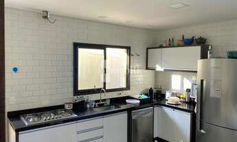 Imagem 7: Granja Viana. Belíssimo, Próximo ao Clube do Residencial!!!