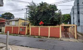 Imagem 3: Terreno com casas antigas na região da Vila Esperança - Penha